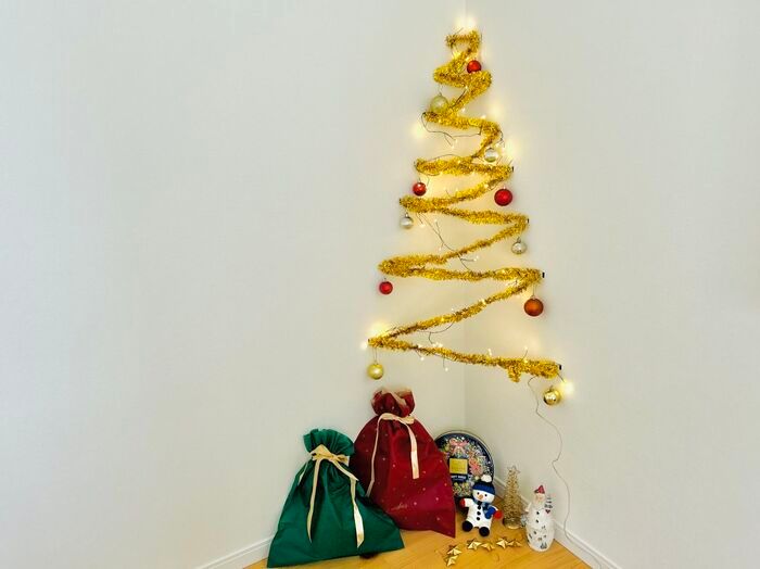 低予算＆省スペースで完成♡シンプルおしゃれなクリスマスツリーができちゃった！