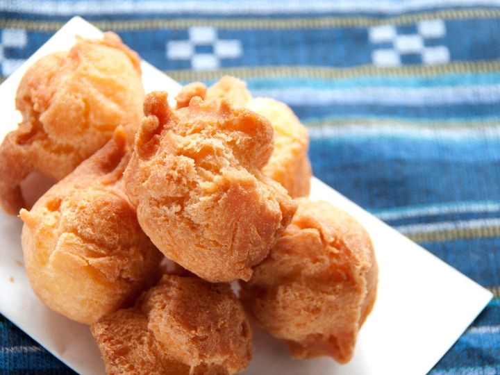 All About ニュース編集部は、全国10～60代の男女250人を対象に「ご当地グルメ」に関する独自のアンケート調査を実施。旅先で食べたい「沖縄県のご当地グルメ」で1位に選ばれたのは？