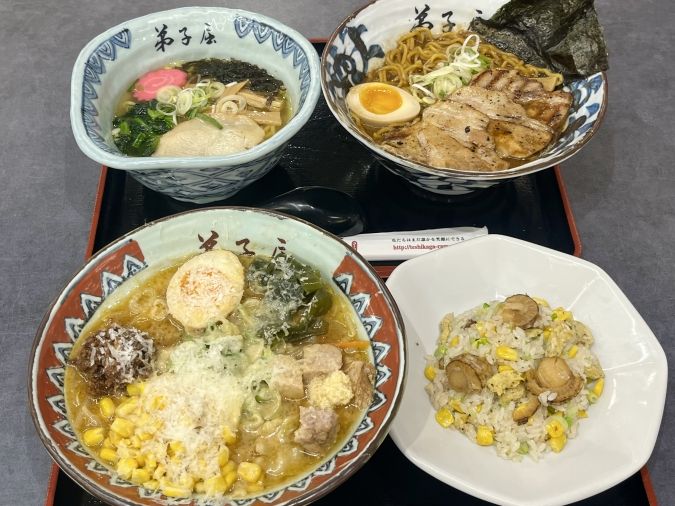 弟子屈ラーメンららぽーと福岡店 味噌ラーメン、魚介しぼり醤油、貝だし塩、ホタテコーン炒飯