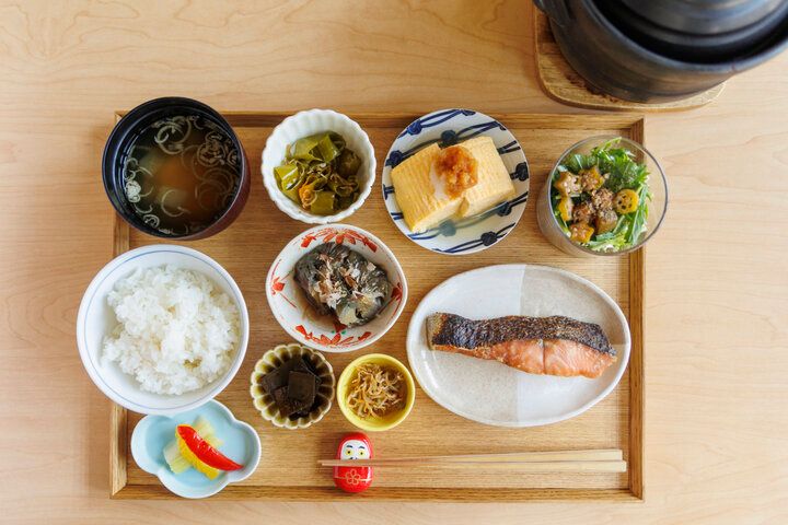 京都旅の朝食は「旬菜 いまり」で、土鍋の炊きたてごはんとおだしの効いたおばんざい