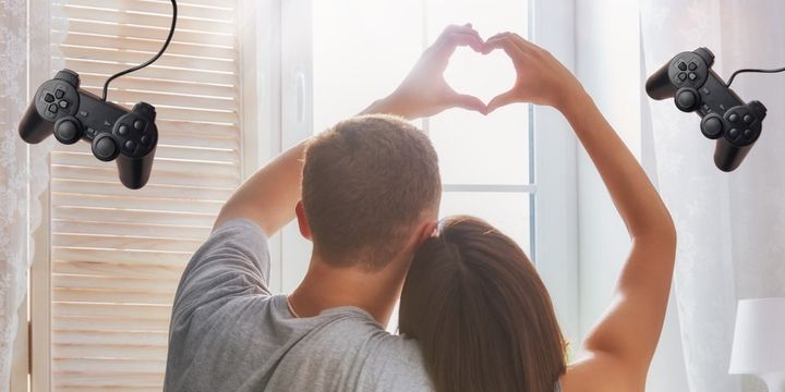 遠距離カップルはゲームの中で手をつないでいた