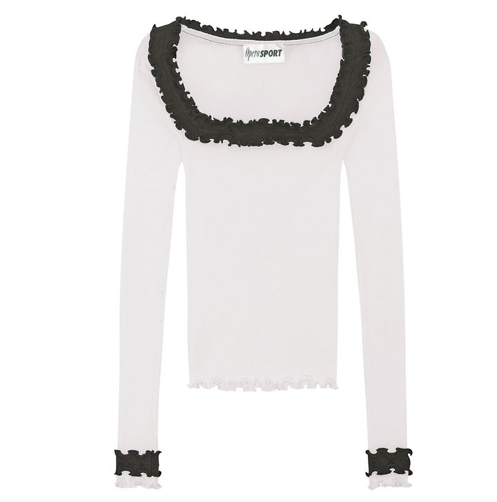 スタイリスト YUMI HIGASHIDE