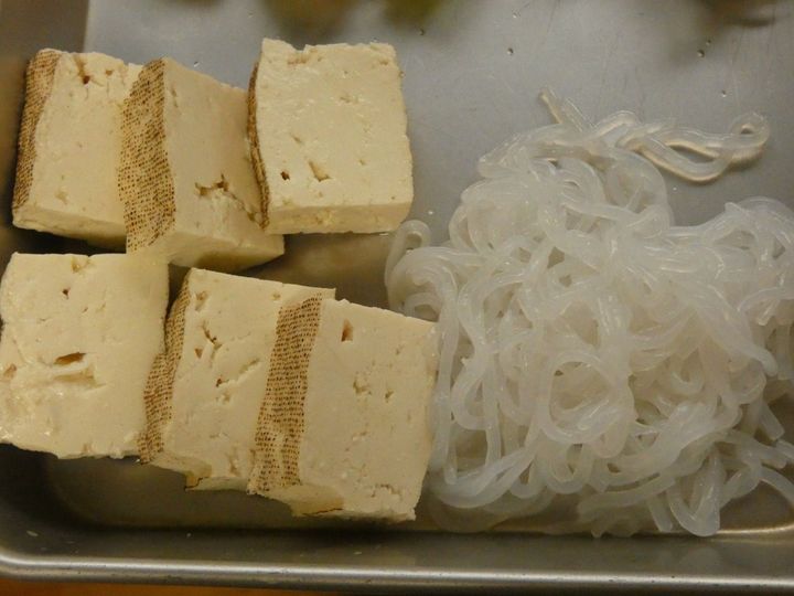 パクっと食べやすい！「肉巻き白菜の鍋」