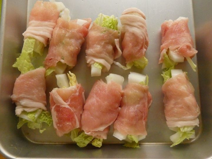 パクっと食べやすい！「肉巻き白菜の鍋」