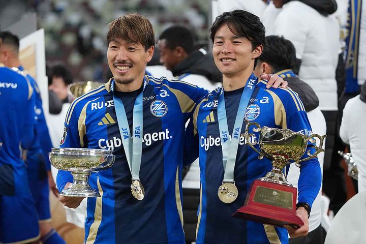 画像: 今季、チームをけん引し続けた昌子（左）と中山（右） (C)Getty Images