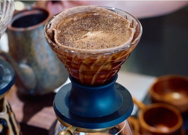 「ハリオSwtich」は浸漬(しんし)式のドリッパーで味が安定しやすい。豆の質と抽出時間を守れば家でも店の味を再現できる