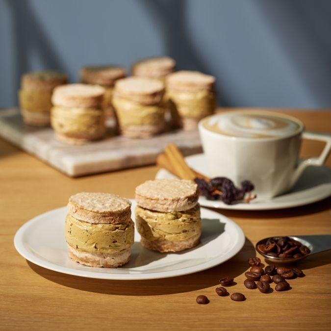 FiOLATTE（フィオラッテ）ダックワーズサンド