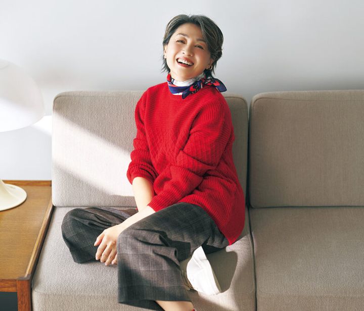 ニットプルオーバー￥2,189、ワイドパンツ￥2,420／ともにハレイロ（しまむら）