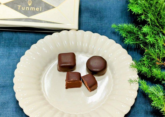 江崎グリコ「Tunmel」・ボンボンショコラ カカオセレクション新作発表会でのディスプレイ