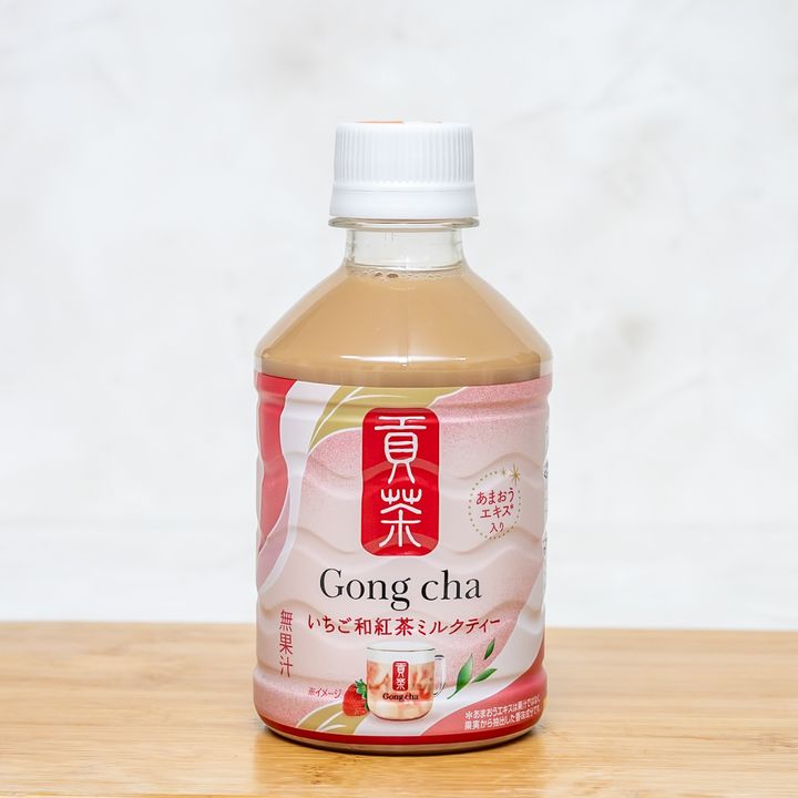 セブン-イレブン ゴンチャ 「貢茶 いちご和紅茶ミルクティー（HOT＆COLD）」2