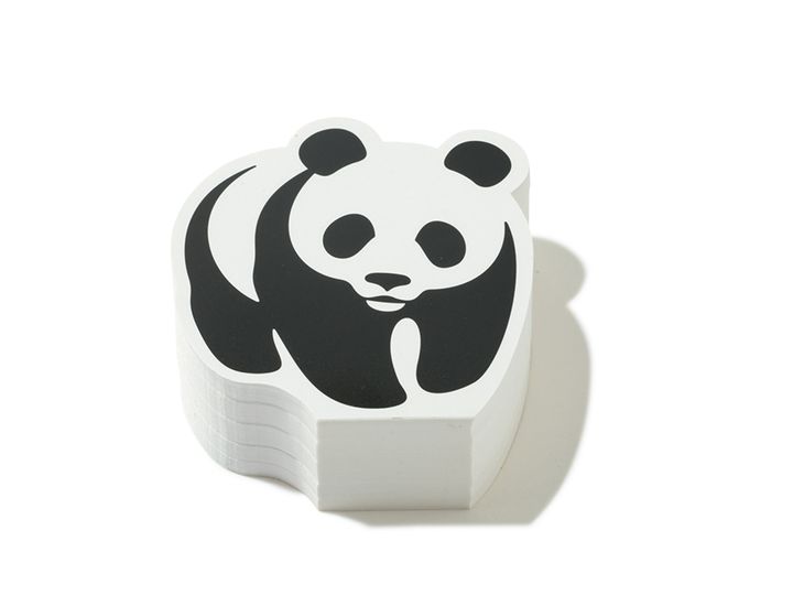 パンダの形をしたインパクト大のブロックメモ。