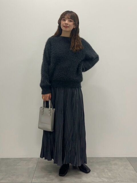2025冬ニットプリーツスカートワントーンコーデ