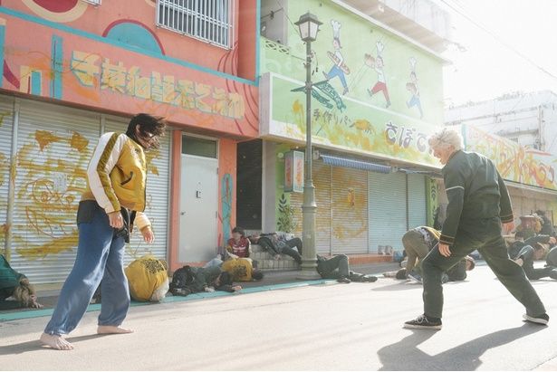 主人公、桜遥にとっての最大のライバルとなる十亀 [c]にいさとる／講談社 [c]2025「WIND BREAKER」製作委員会