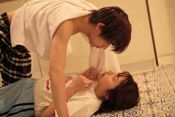 上白石萌歌、高橋恭平、木村柾哉、中島颯太の胸キュンシーンが満載の『ロマンティック・キラー』 [c]2025「ロマンティック・キラー」製作委員会 [c]百世渡／集英社