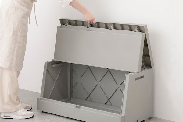 ゴミの一時保管や宅配ボックスにも使える屋外ストッカー。大容量なのに省スペース！