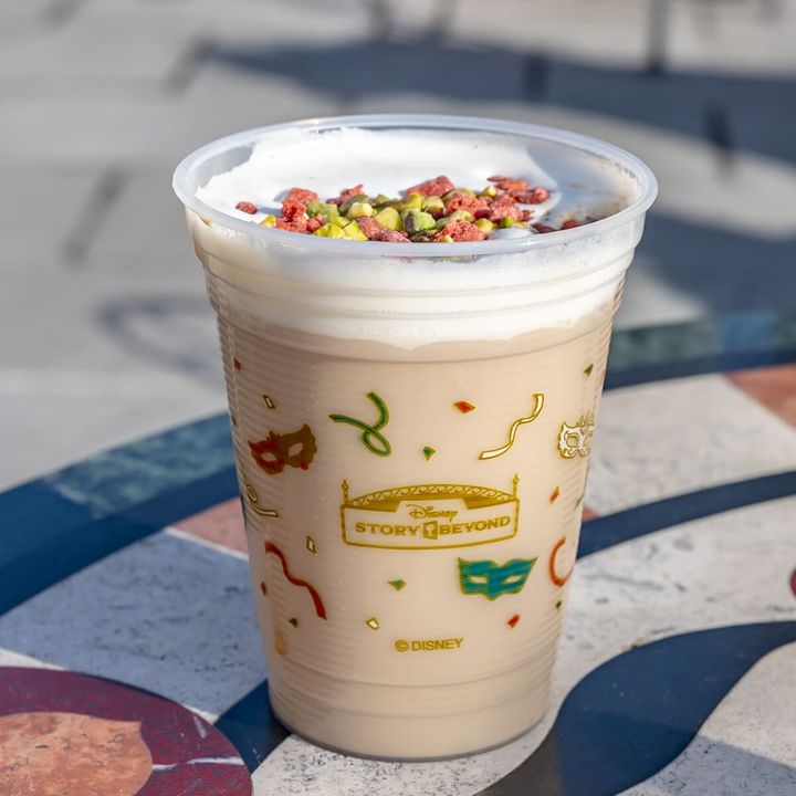 「ピスタチオとストロベリーのカフェモカ」5