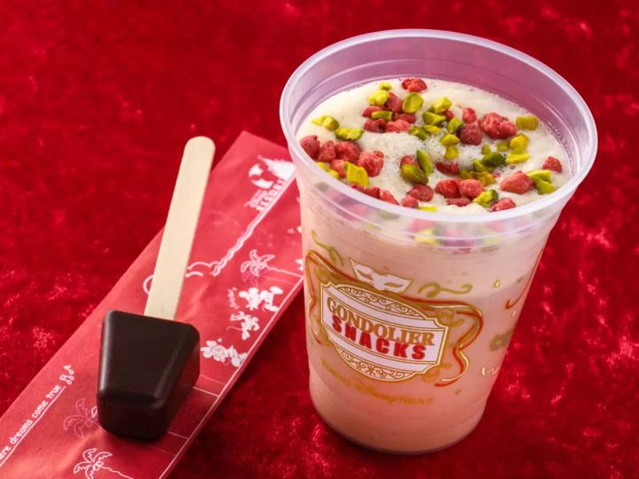 東京ディズニーシー「ピスタチオとストロベリーのカフェモカ」