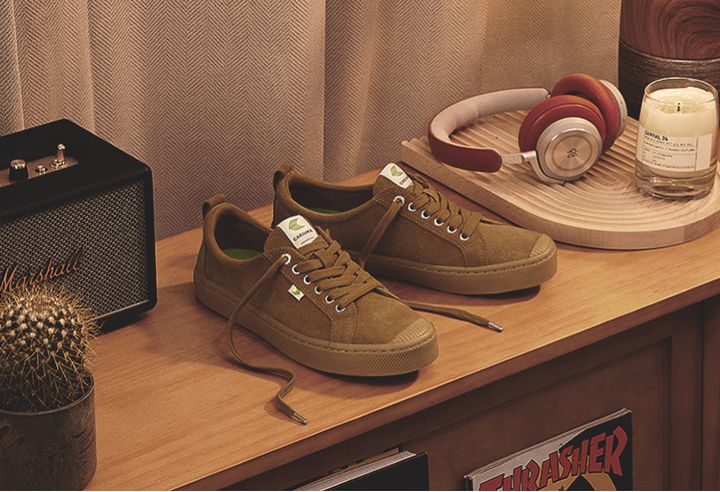 どんなスタイルにも自然に馴染むミニマルなデザインが魅力のベストセラーモデル「OCA（オカ）」