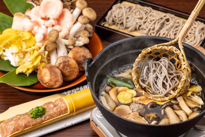 【村民食堂】たっぷりきのこの投じ蕎麦