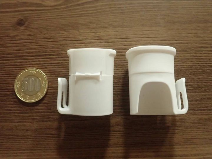 DAISO(ダイソー)：薬味チューブキャップ(フック付)