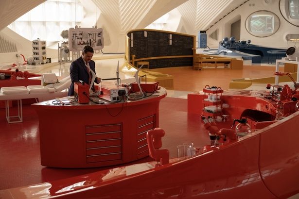 レトロだけど最新鋭!?ボーナス・コンテンツでは不思議な世界感の魅力を再発見できるはず 『ファンタスティック４：ファースト・ステップ』発売中/ブルーレイ＋DVDセット、4K UHD＋3D＋ブルーレイセット/発売 発売元：ウォルト・ディズニー・ジャパン/発売・販売元：ハピネット・メディアマーケティング/デジタル配信中(購入／レンタル) 発売元：ウォルト・ディズニー・ジャパン [c] 2025 MARVEL