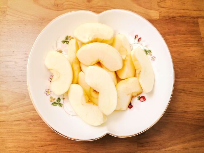 『りんご』を切ったら即試して！塩水より断然おすすめ。新しい〈変色防止法〉が大正解でした♪