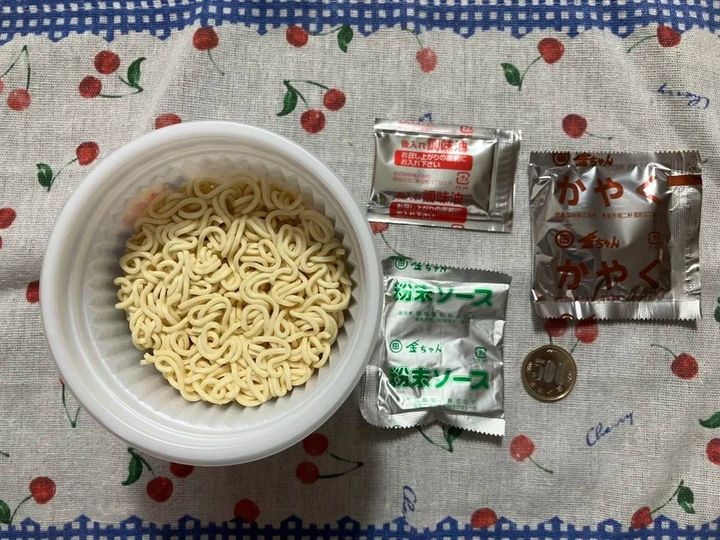 Seria(セリア)：NEO金ちゃんしお焼そば