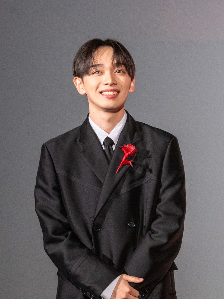 イベントに登場し挨拶をする宮世琉弥