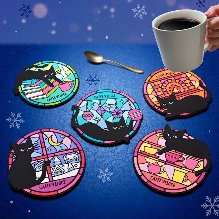 第1弾「黒ねこラバーコースター」 配布期間：12月18日（木）～2026年1月28日（水） width=