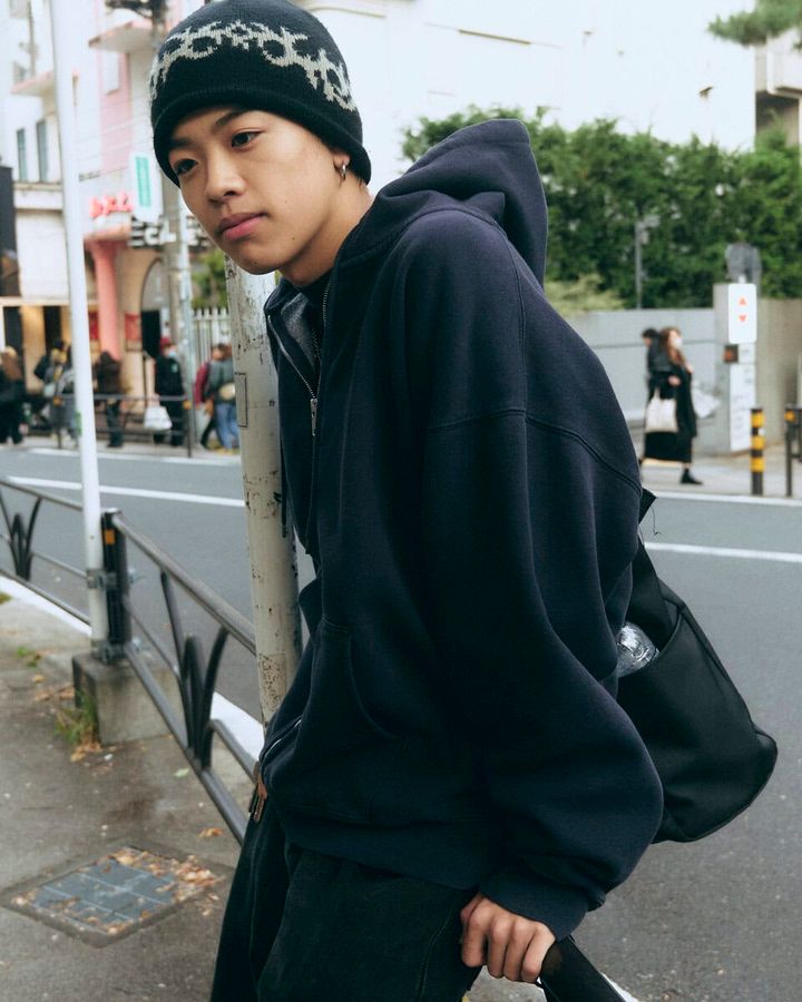 【スナップ】ラフなアイテム選びなのに洒落見えするのはデニムパンツのシルエットゆえ