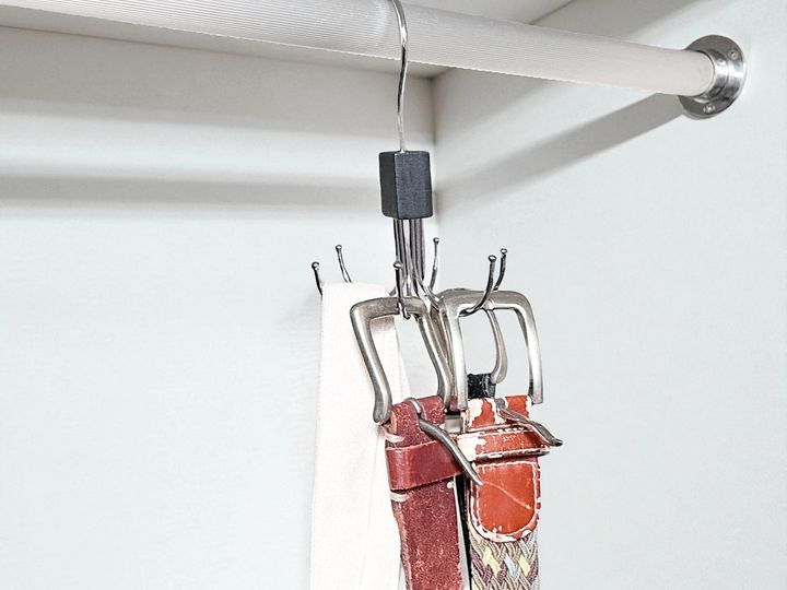 「回転可能なベルトラック」税込307円