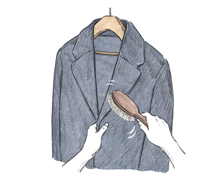 大切なコートを長く着るためには？着用したその日のうちに簡単なケアを！プロが指南するお手入れ方法と、おすすめのケアアイテム【FUDGE dig. | コートのお手入れ】