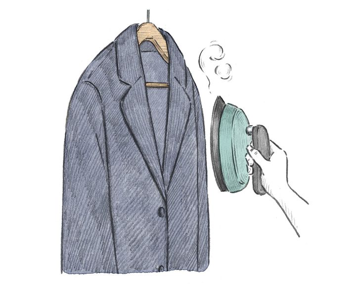 大切なコートを長く着るためには？着用したその日のうちに簡単なケアを！プロが指南するお手入れ方法と、おすすめのケアアイテム【FUDGE dig. | コートのお手入れ】