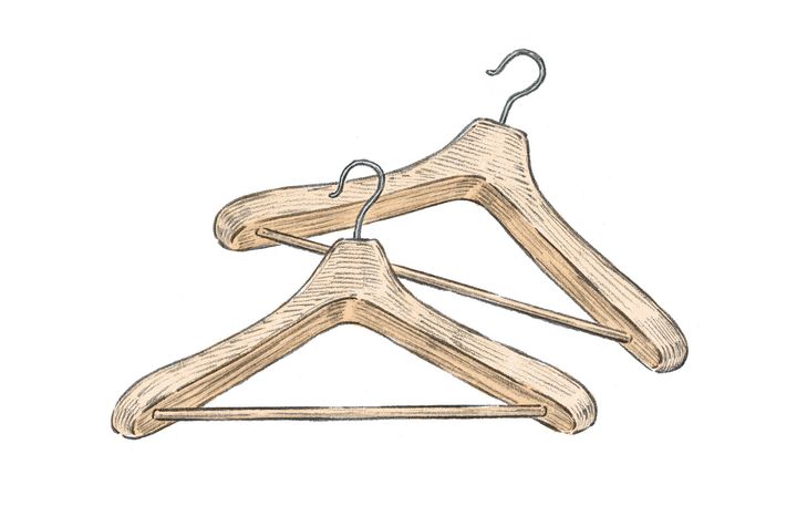 大切なコートを長く着るためには？着用したその日のうちに簡単なケアを！プロが指南するお手入れ方法と、おすすめのケアアイテム【FUDGE dig. | コートのお手入れ】