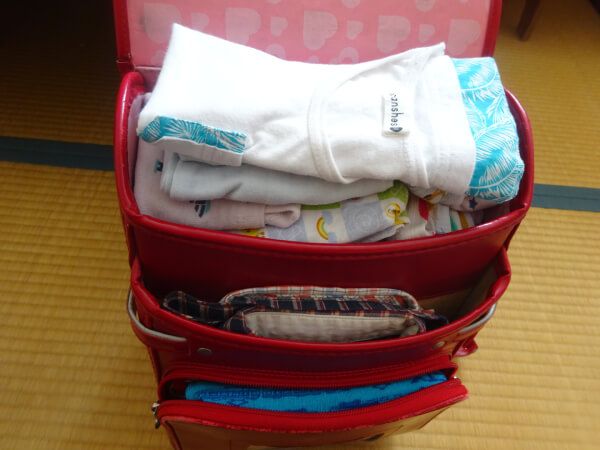 着物や帯、孫娘のランドセルも