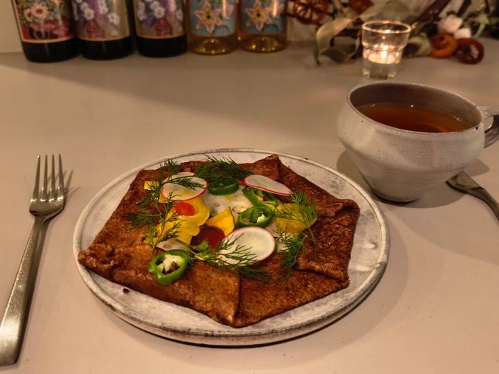 ØC tokyo 井の頭公園店 季節野菜とグリュイエールチーズのクレープ ティーレモネード／HOT