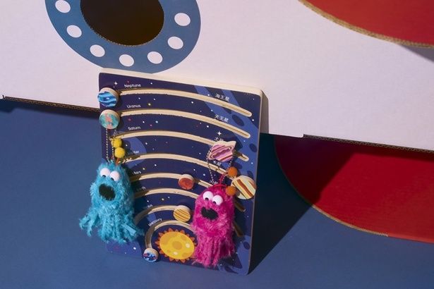 イップイップぬいチャームはブルー(左)とピンク(右)の2色展開