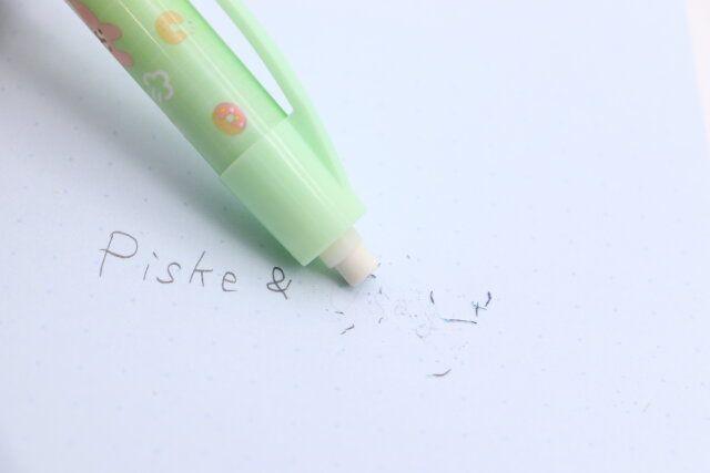 ダイソーのシャープペンシル カナヘイの小動物は消しゴム付き