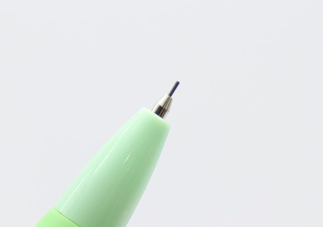 ダイソーのシャープペンシル カナヘイの小動物は芯径0.5mm
