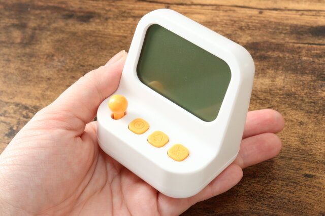 ゲーム機型デジタル時計 サイズ感