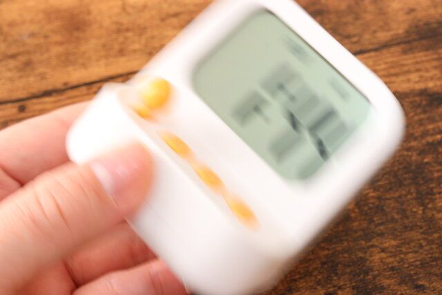 ゲーム機型デジタル時計 スヌーズ