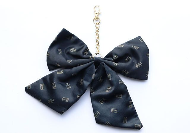 ALEXANDRE DE PARIS[アレクサンドル ドゥ パリ]リボンチャーム＆トートバッグ2点セットビッグリボンチャーム