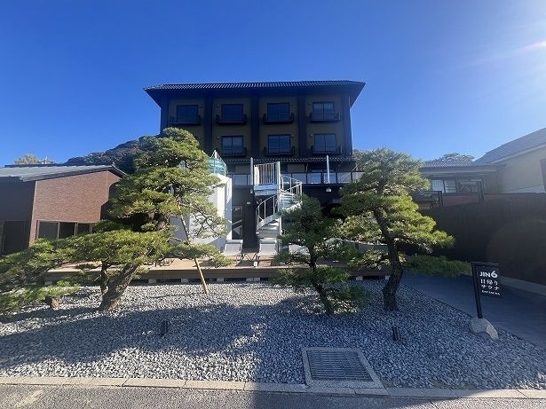 【写真】「JIN6サウナ」の上に宿泊施設が2026年1月30日(金)にオープン