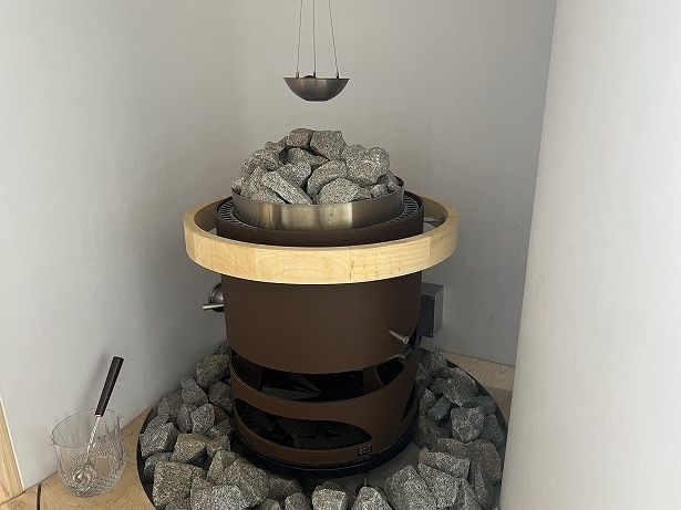 毎時15分と45分にオートロウリュが行われる