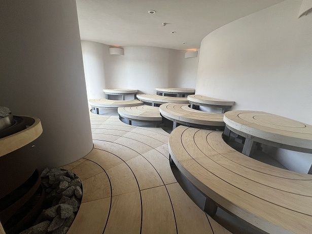 イカの吸盤をイメージした「イカサウナ」の座面