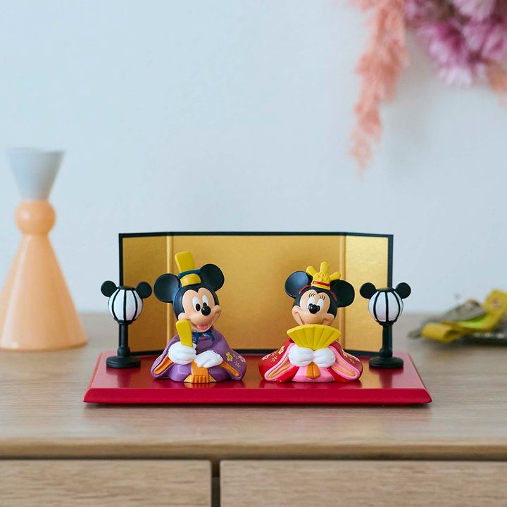 コンパクトに置けるおひなさま