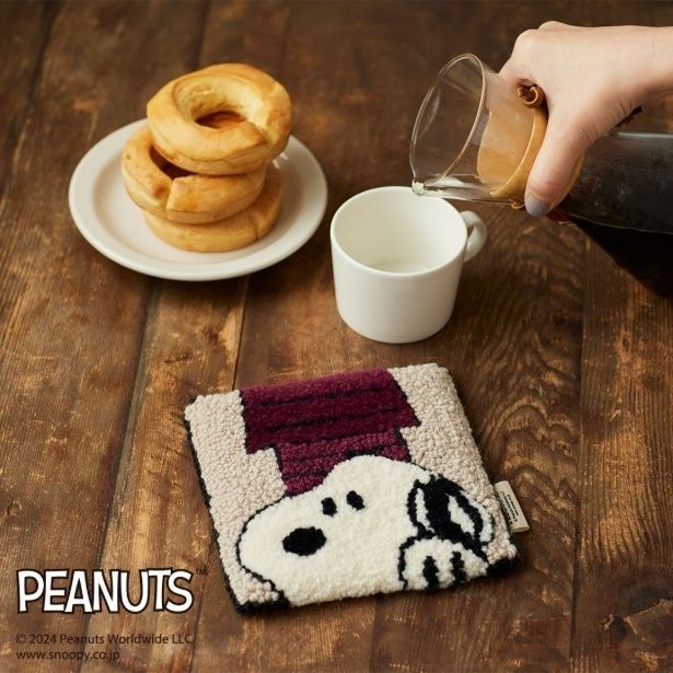 スヌーピー パンチニードルで作るミニマット〈スヌーピー〉 (C)2025 Peanuts Worldwide LLC