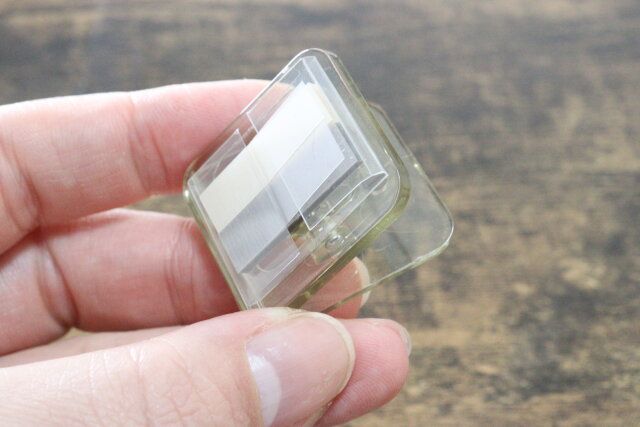 クリップ付箋（グレージュ系、2色×30枚） デザイン