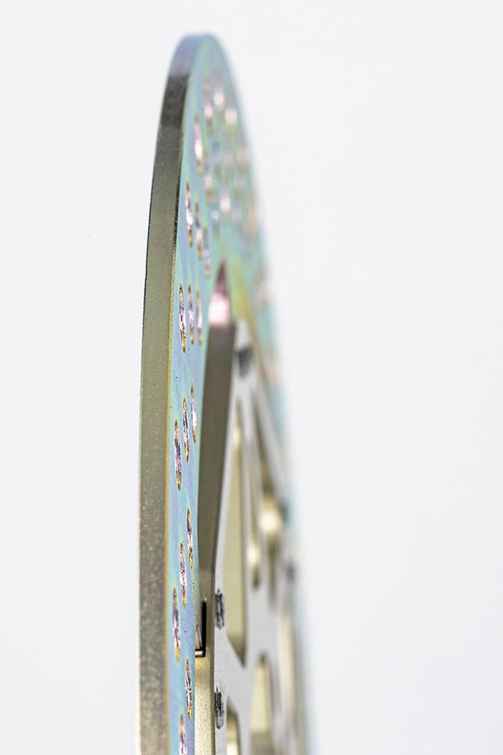 ADVANTAGE：リニアな操作性で正解を制した日本が誇るレーシングディスク【ライディングの質を高める逸品｜ブレーキディスク】