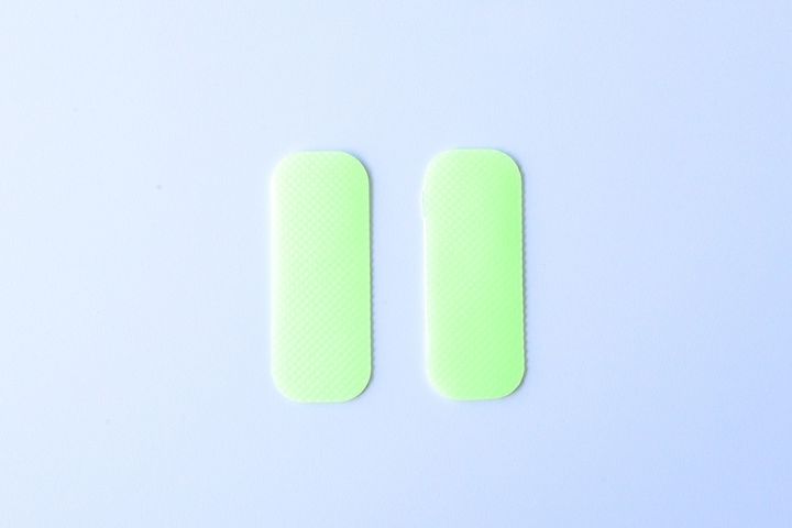 100均の滑り止めシールは用途がいっぱい！ハンガー用や靴下用も紹介